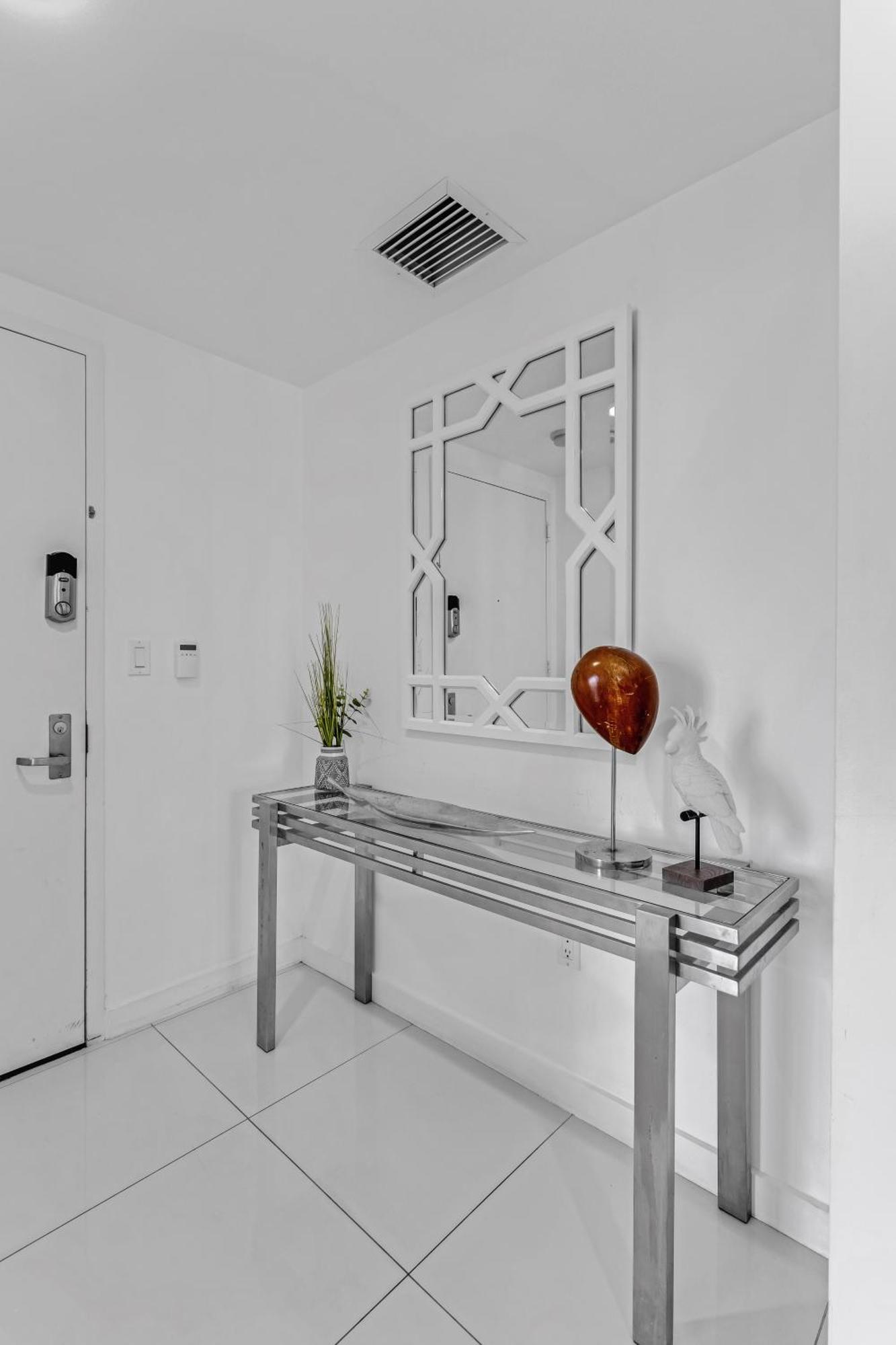Luxurious Condo At Icon With Views Miami Exterior foto