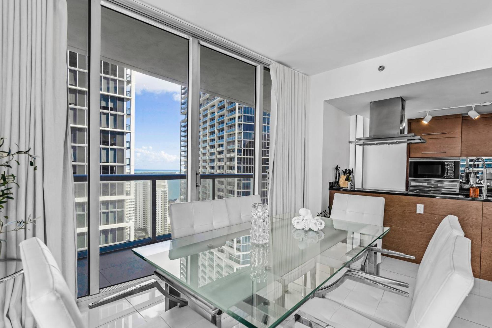 Luxurious Condo At Icon With Views Miami Exterior foto